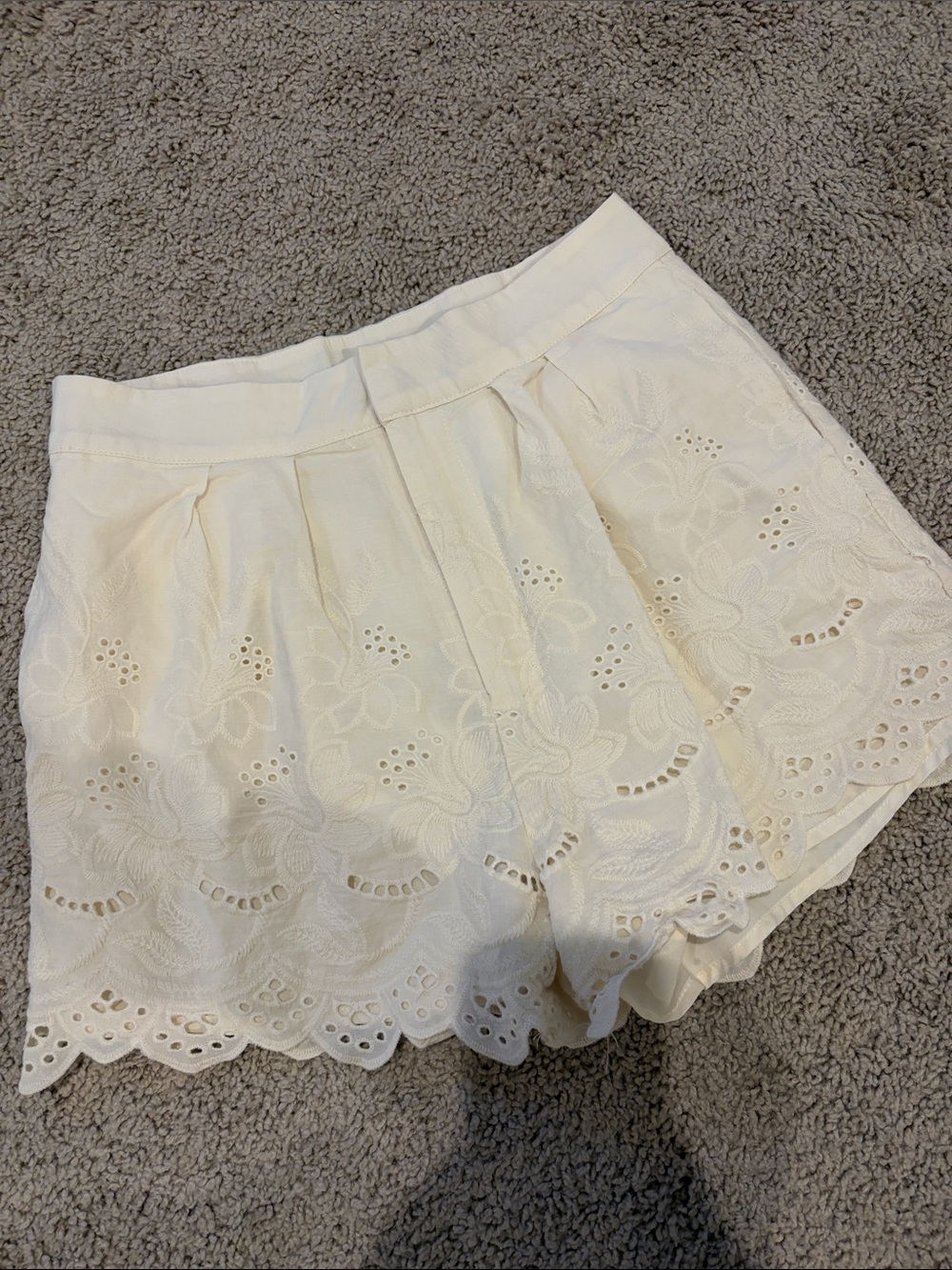 Vestique Women’s Cream Eyelet Lace Shorts